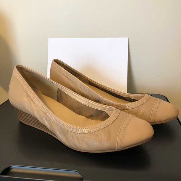 Cole Haan Elsie Cap Toe Nude Wedge Heels - Picture 2 of 7